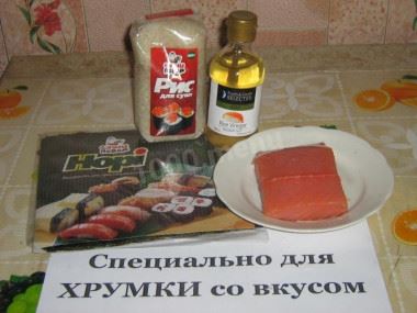 Рисовые колобки онигири с креветками по-японски