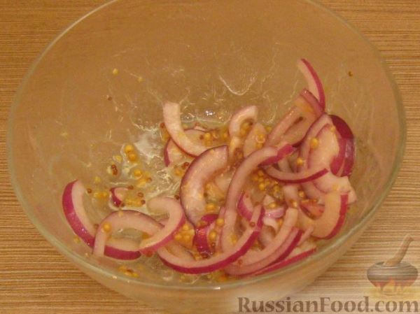 Салат картофельный с сыром и яблоками