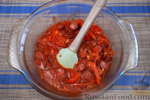 Запеканка из макарон с колбасками и овощами