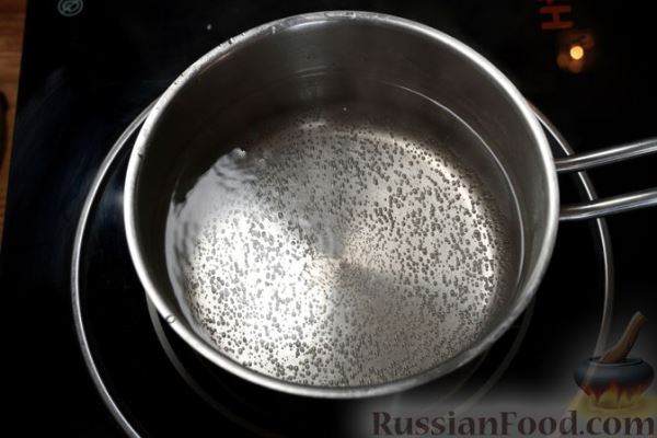 Салат с кальмарами и солёными огурцами