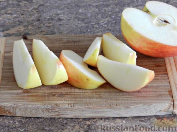 Жаркое из куриной печени, с яблоками и болгарским перцем