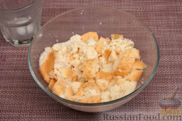 Мясные тефтели с яблоком и сыром, в томатном соусе