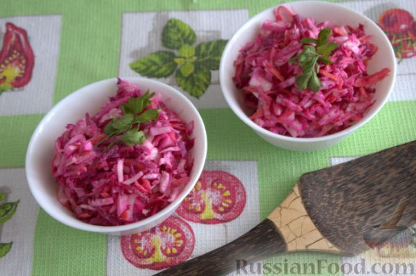 Салат «Освежающий» со сметаной и хреном