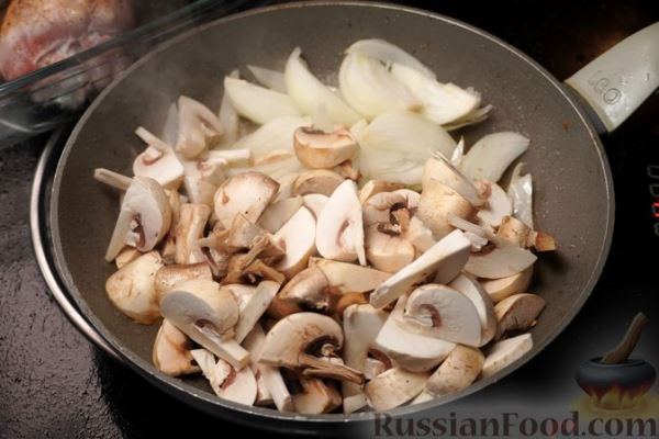 Куриные ножки, запечённые с фасолью, грибами и соусом песто